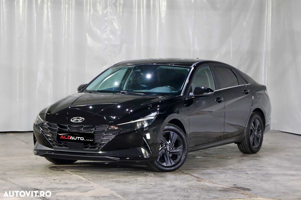 Hyundai Elantra - 1
