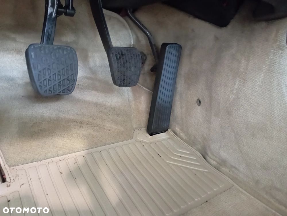 Mercedes-Benz W201 (190) - 24