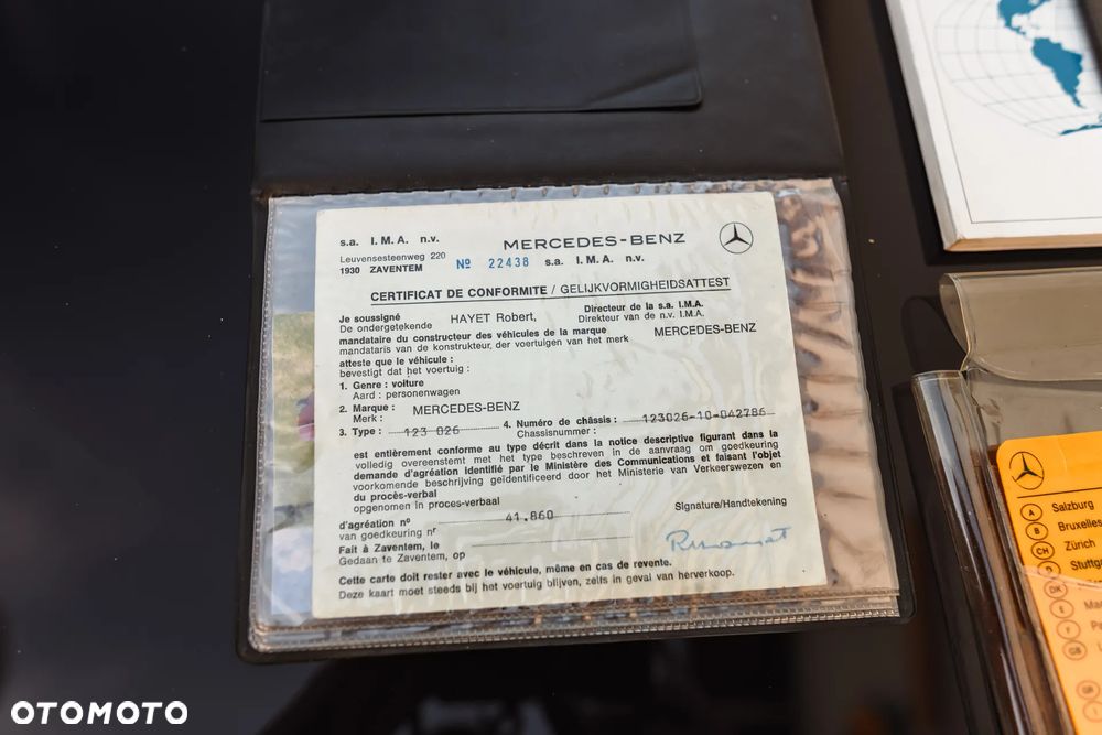 Mercedes-Benz W123 - 40