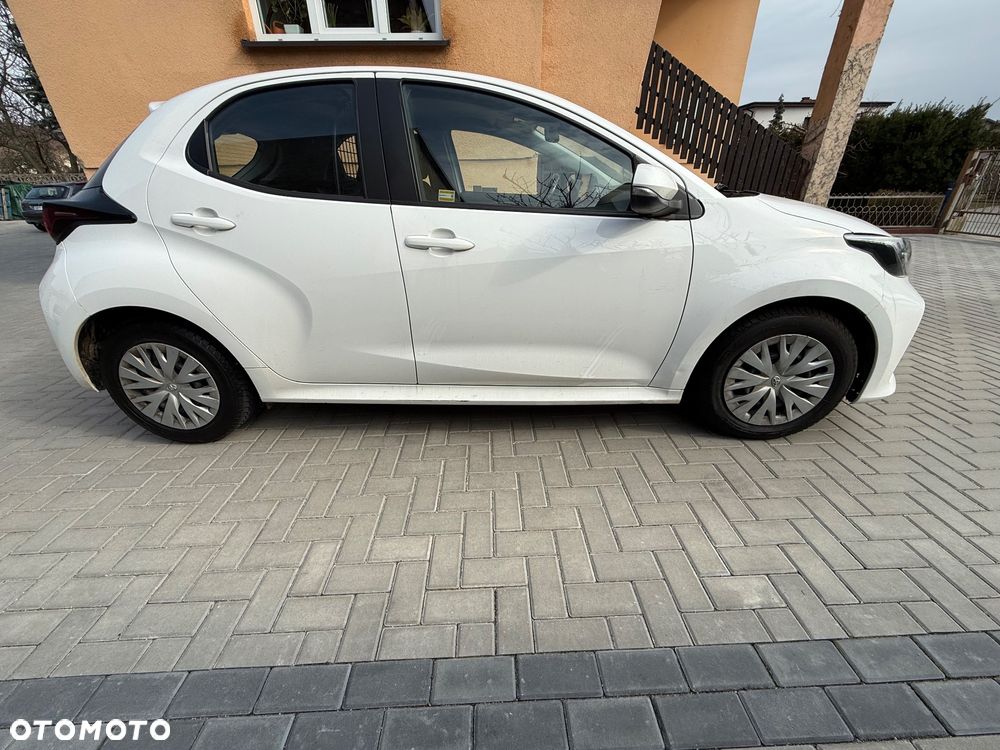 Toyota Yaris - 10