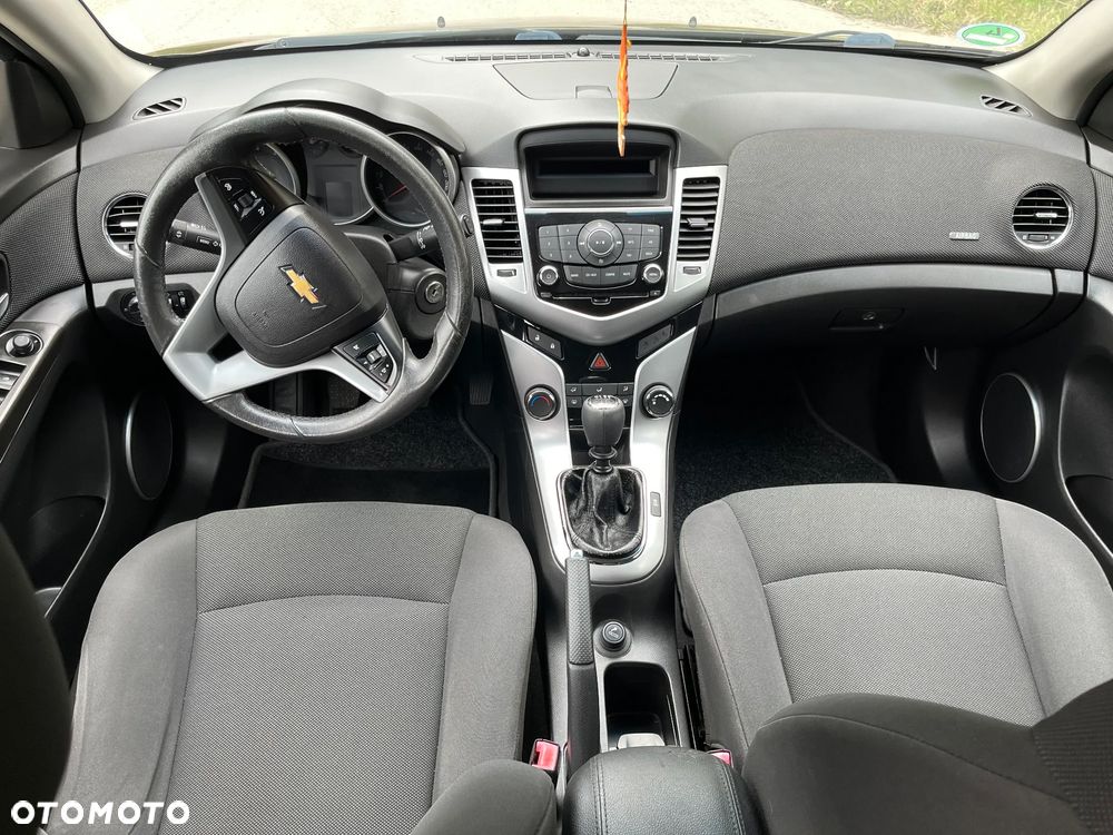 Chevrolet Cruze 1.6 LT - 14