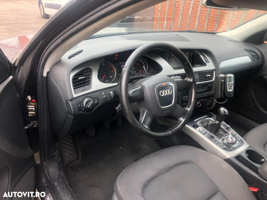 Dezmembrez Audi A4 B8 cod culoare LZ9Y - 8