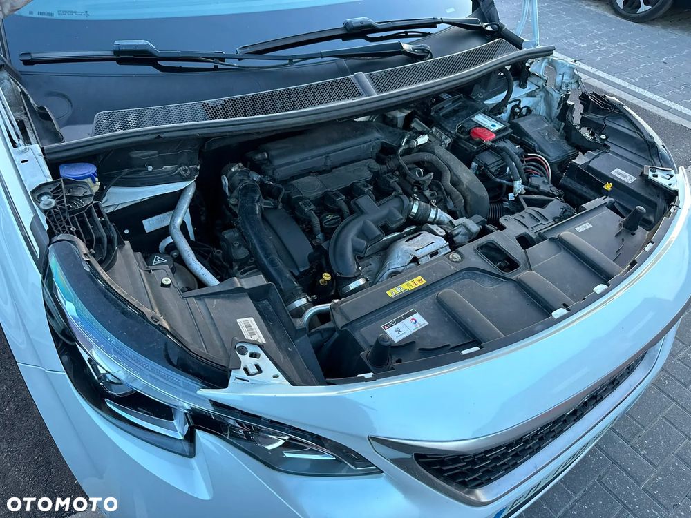 Peugeot 5008 1.6 THP Allure S&S EAT6 - 26