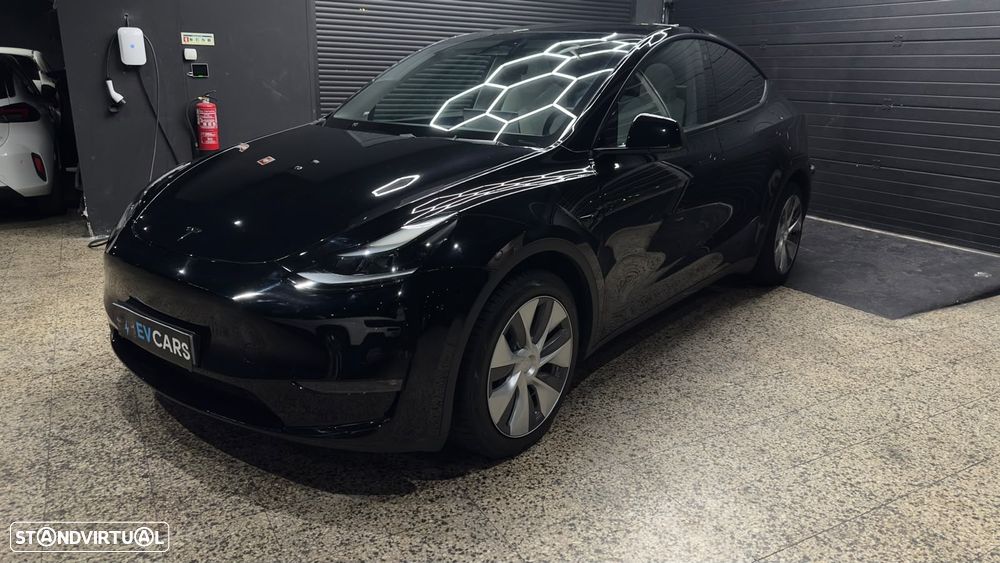 Tesla Model Y Long Range Dual Motor AWD - 9