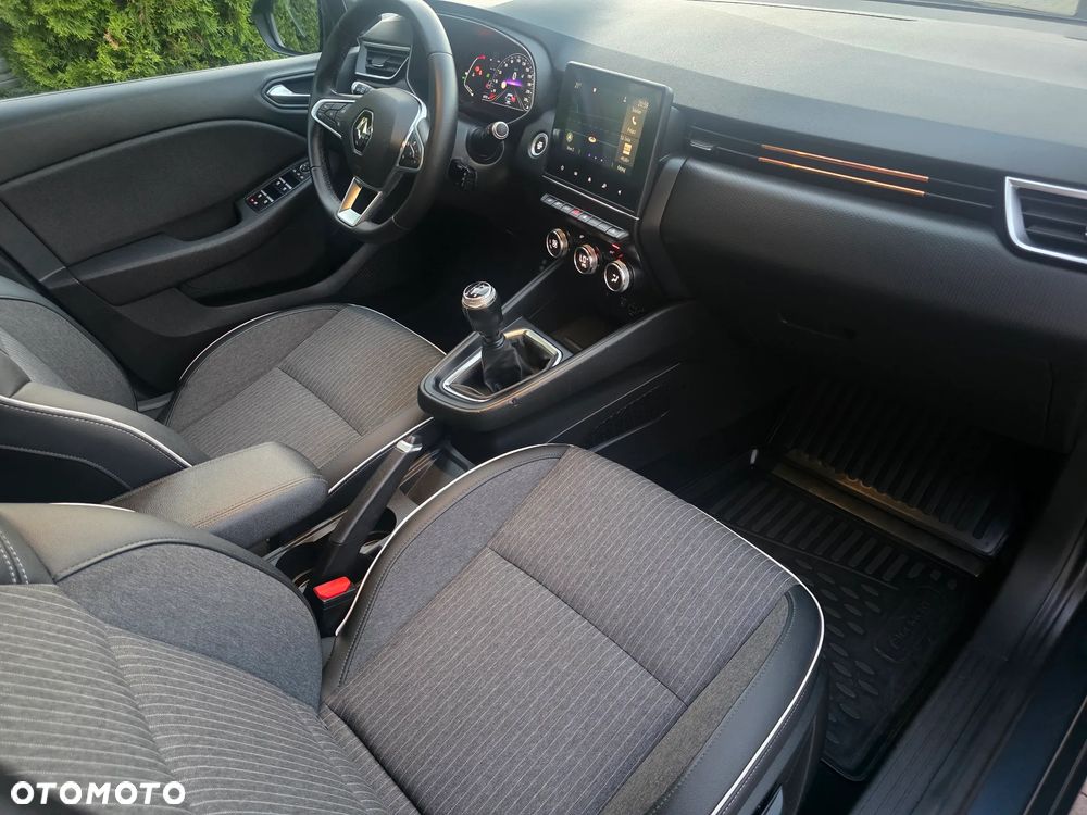 Renault Clio - 26