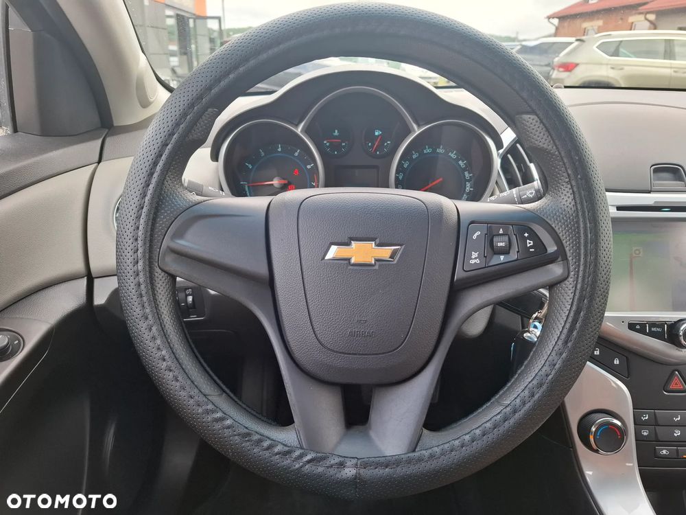 Chevrolet Cruze 1.6 LT - 21