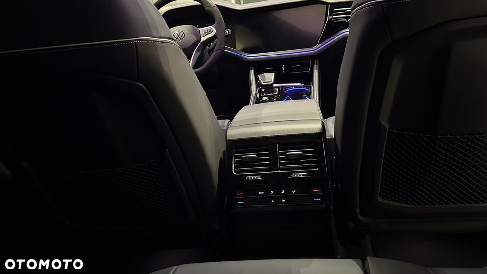 Volkswagen Touareg 3.0 V6 TDI 4Motion R-Line - 20