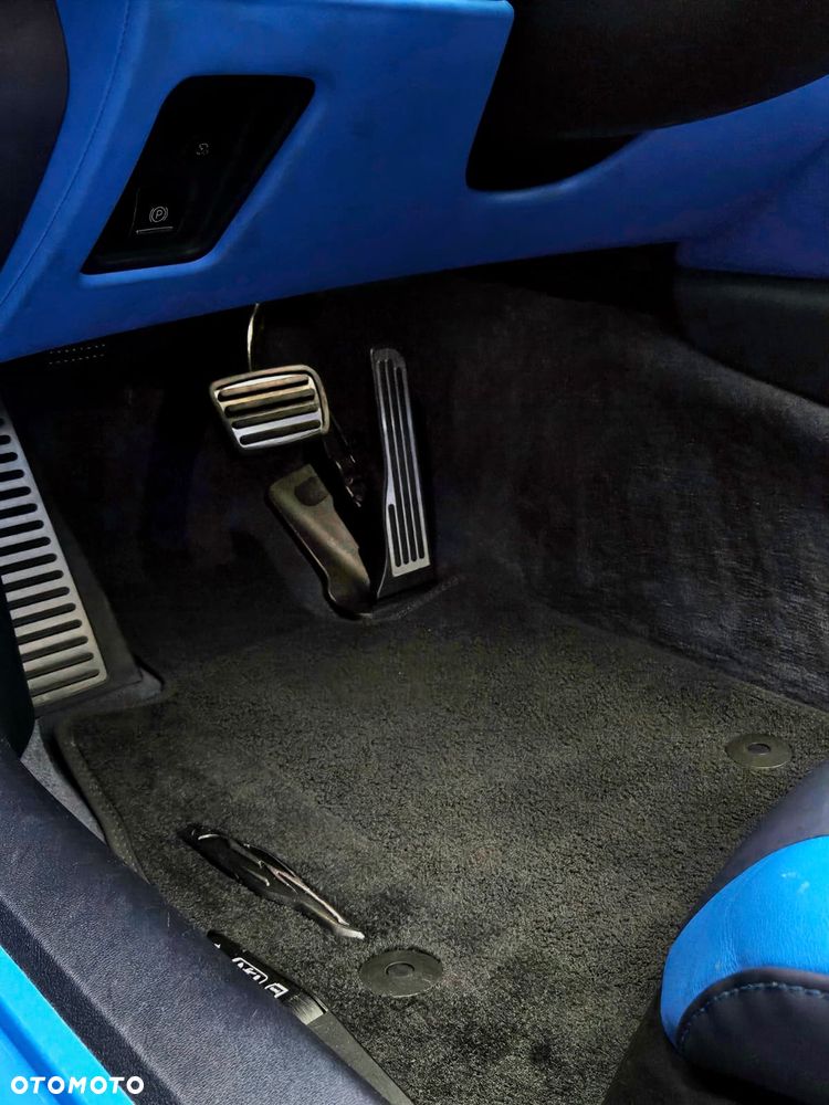 Chevrolet Corvette - 8