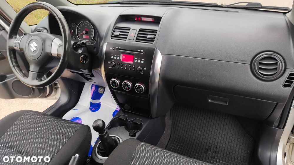 Suzuki SX4 1.6 GS / Premium - 25