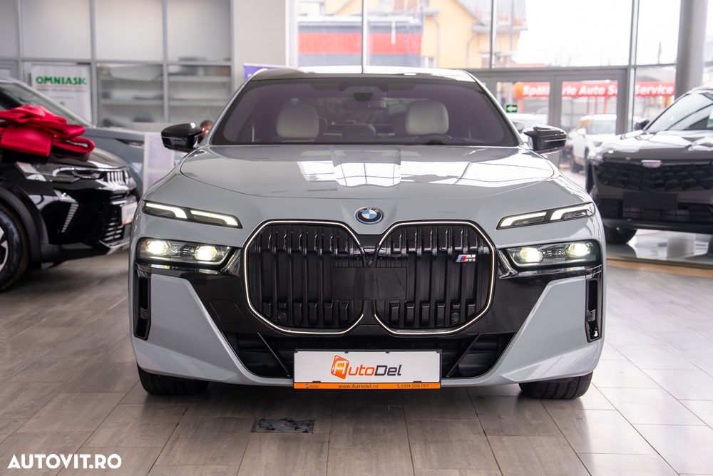 BMW M7 M760e xDrive - 13