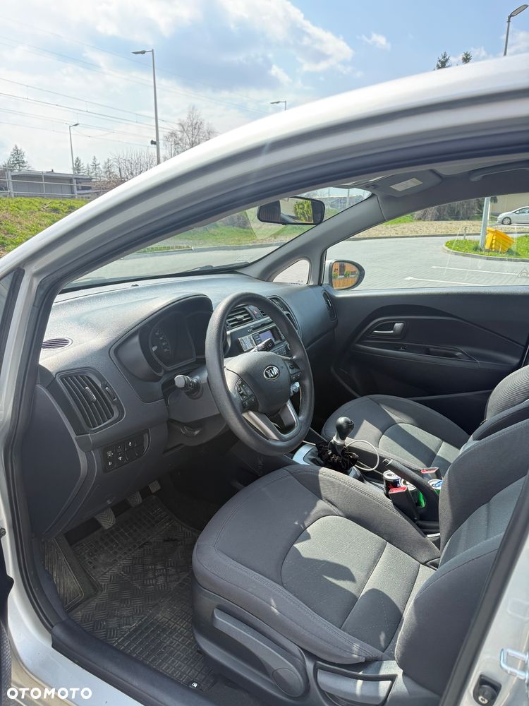 Kia Rio 1.2 M - 12