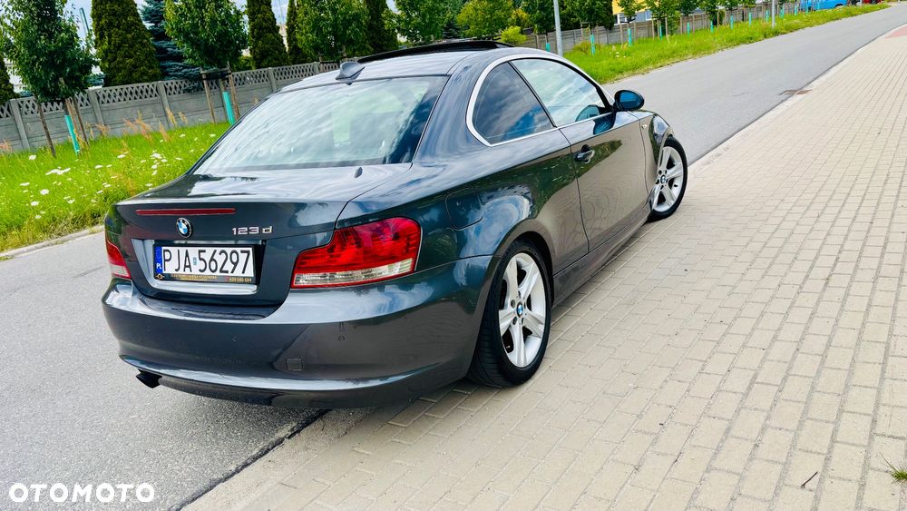 BMW Seria 1 123d - 11
