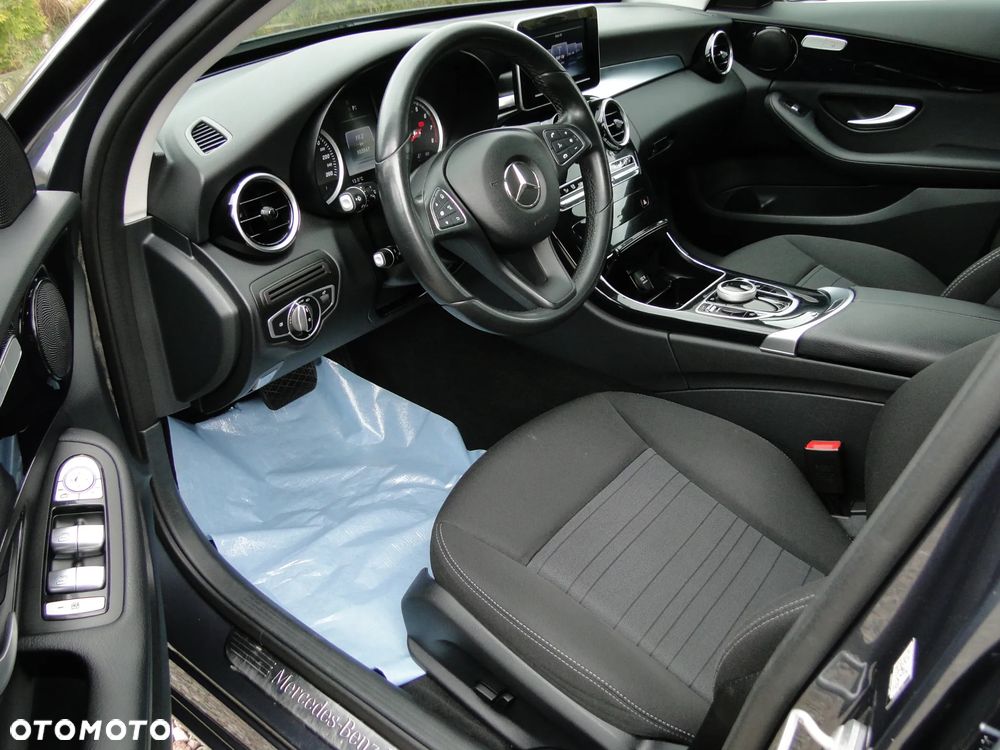 Mercedes-Benz Klasa C 200 7G-TRONIC Exclusive - 16