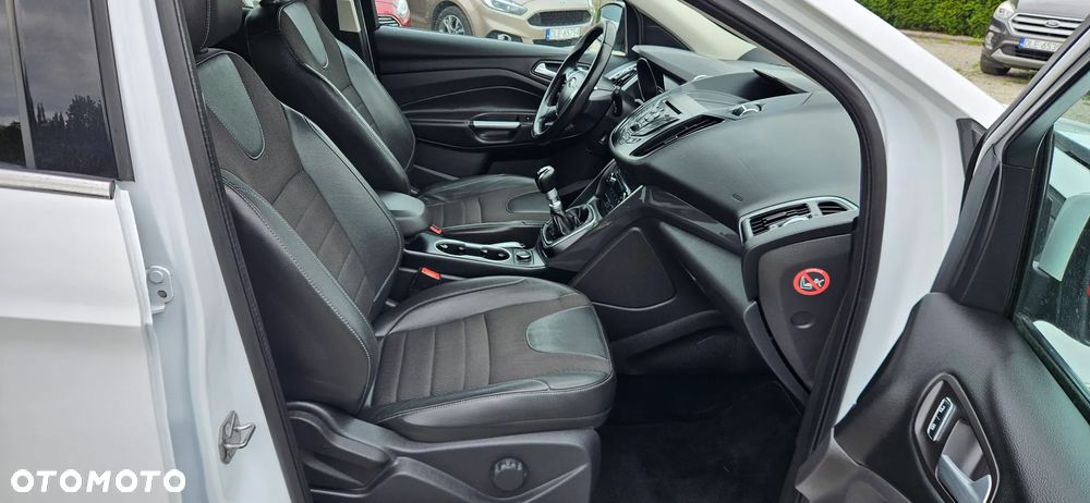 Ford Kuga 2.0 TDCi FWD Titanium - 28