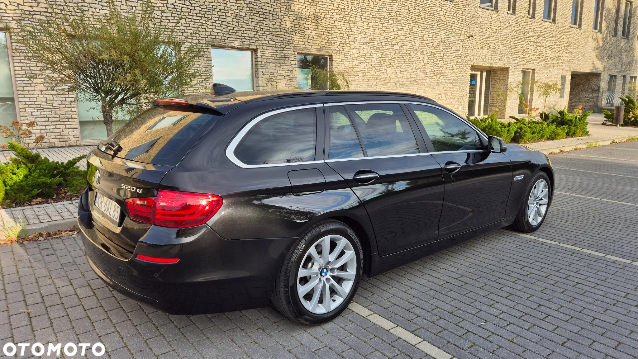 BMW Seria 5 520d xDrive Touring - 15