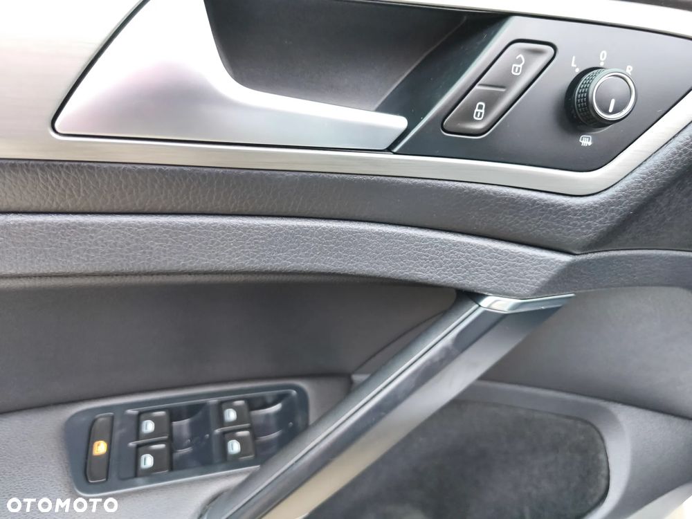 Volkswagen Golf 1.6 TDI DPF DSG Highline - 15