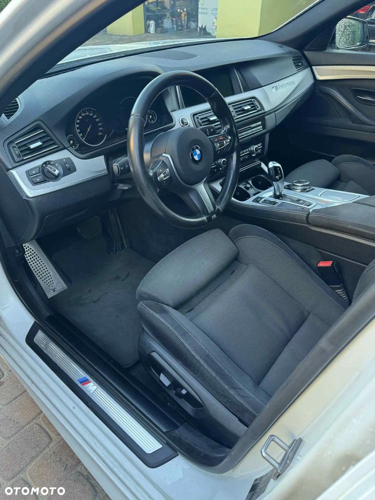 BMW Seria 5 520d Luxury Line - 9