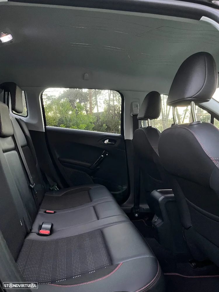 Peugeot 2008 1.2 PureTech GT Line - 8