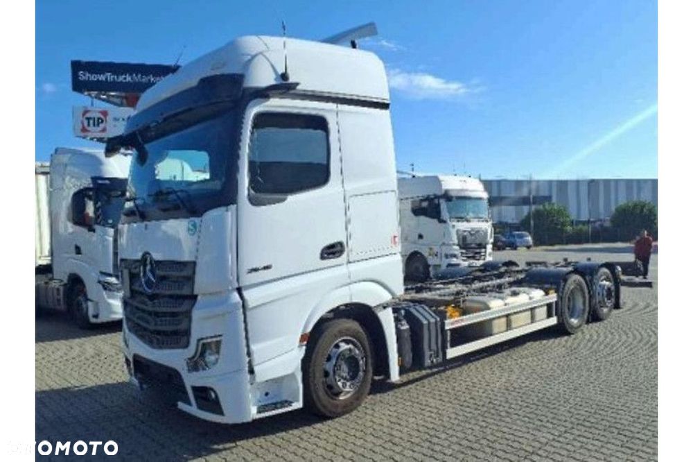 Mercedes-Benz Vehicle Rigid 6x2-2 BDF 7,82 1000 - 1