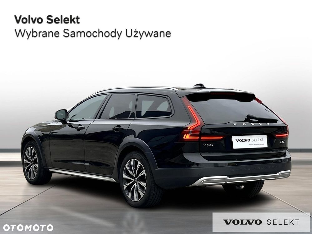 Volvo V90 Cross Country - 4
