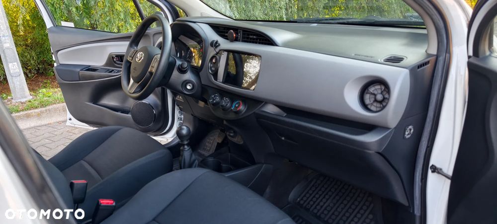 Toyota Yaris 1.5 Active - 12