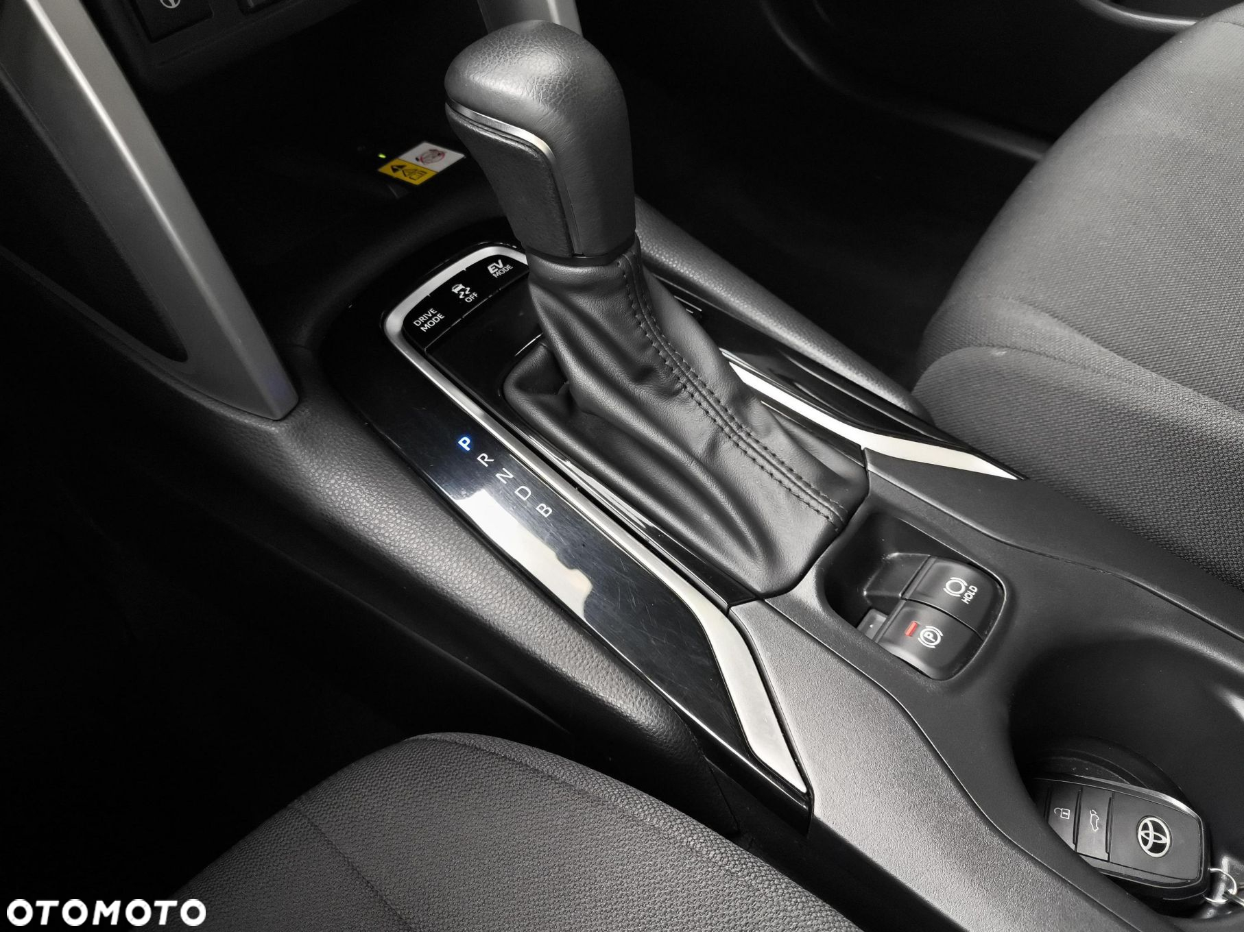 Toyota Corolla Cross 2.0 Hybrid Style - 23