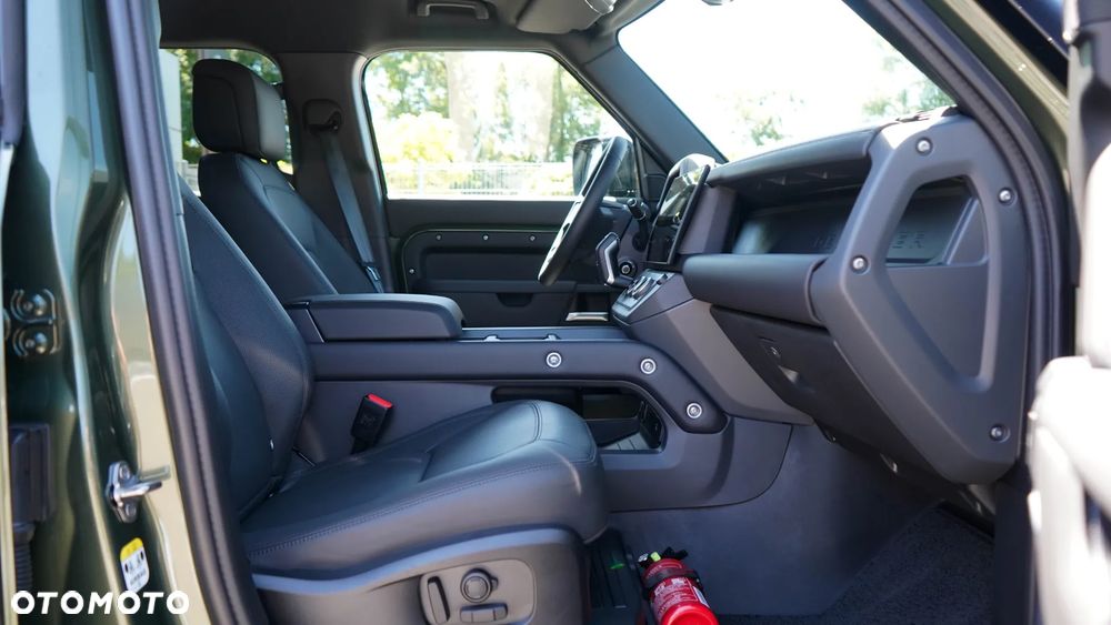 Land Rover Defender 3.0 D350 mHEV X-Dynamic HSE - 14