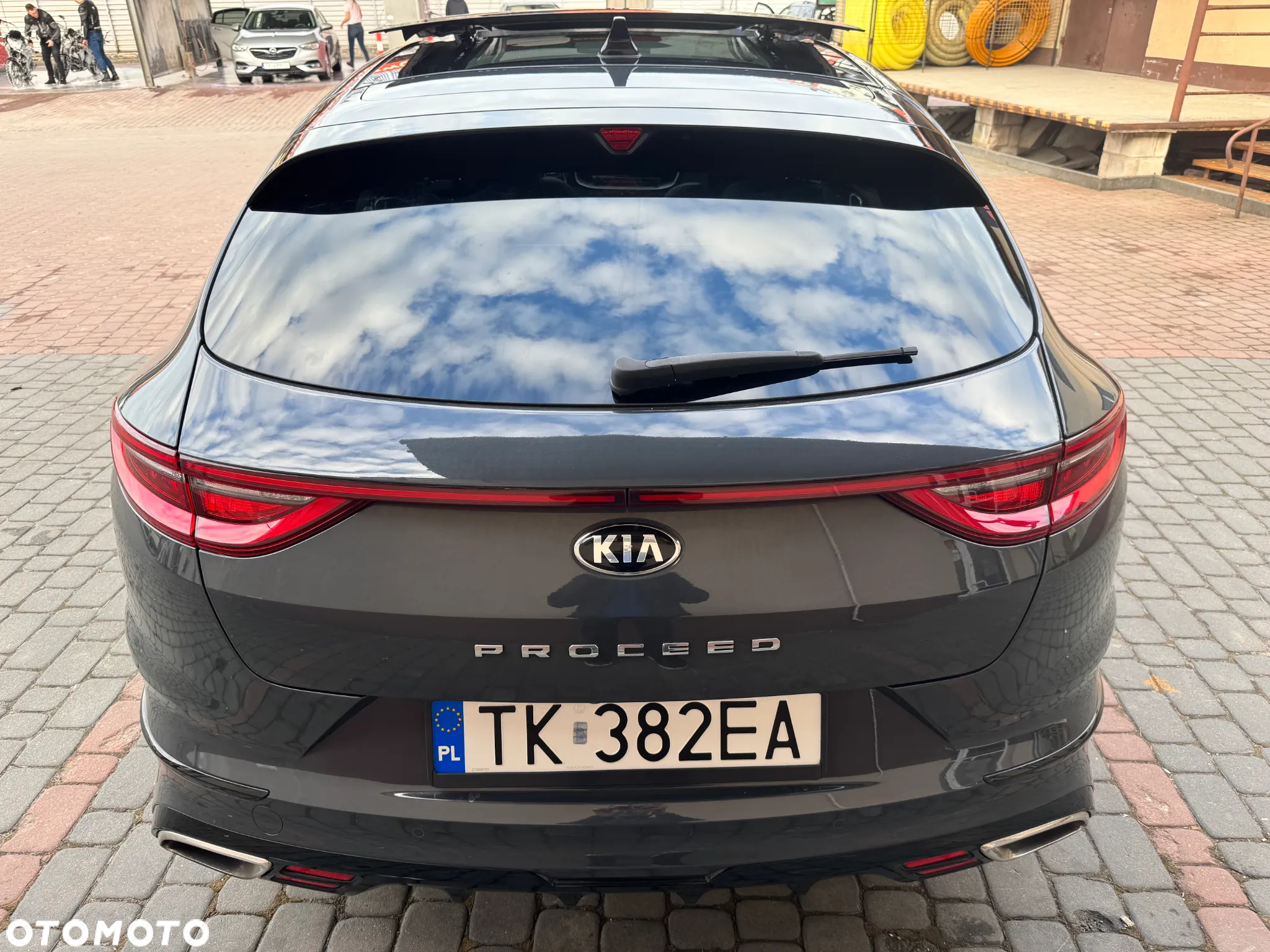 Kia ProCeed 1.6 T-GDI GT DCT - 9