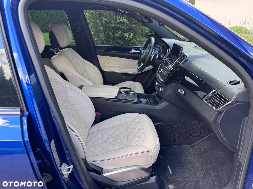 Mercedes-Benz GLS - 8