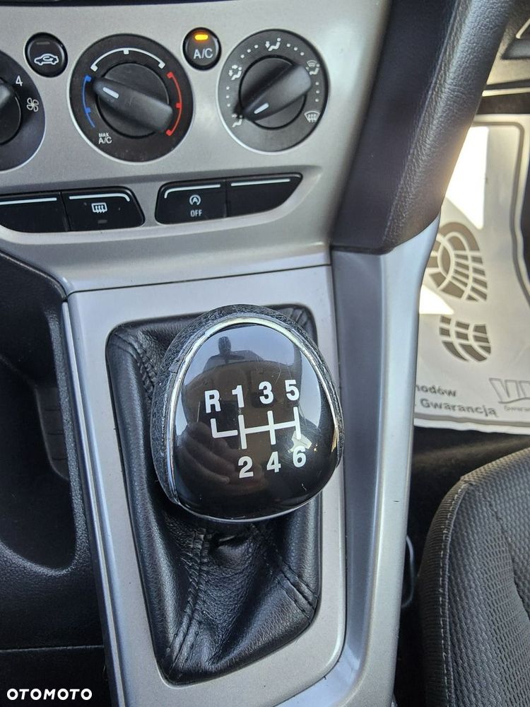 Ford Focus - 32