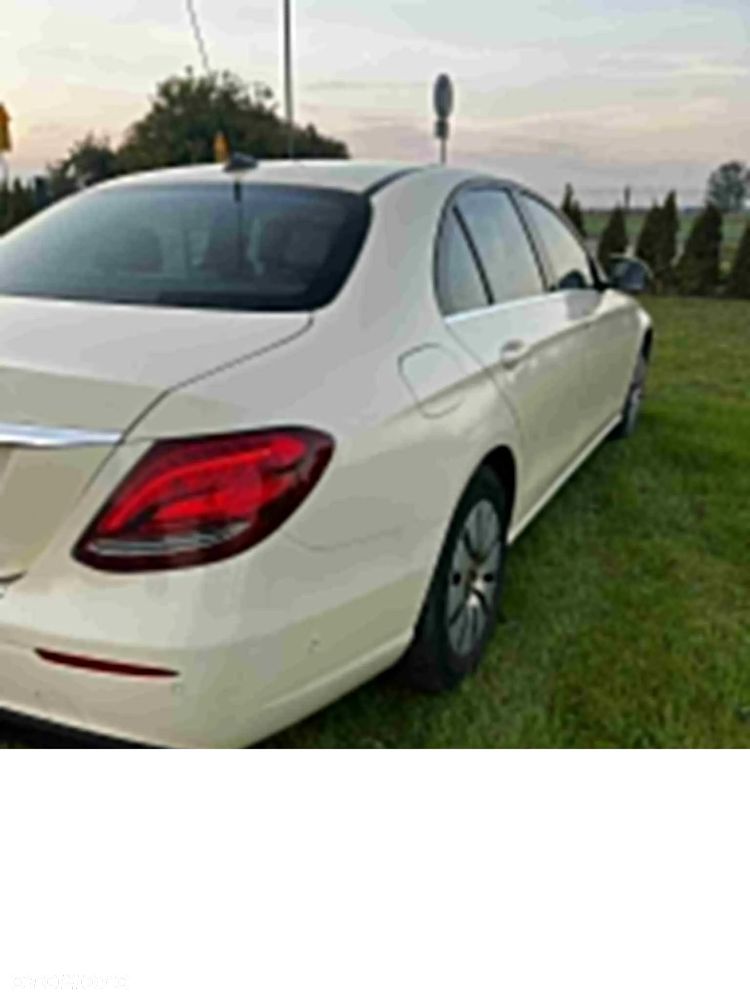 Mercedes-Benz Klasa E 200 d T 9G-TRONIC Exclusive - 6