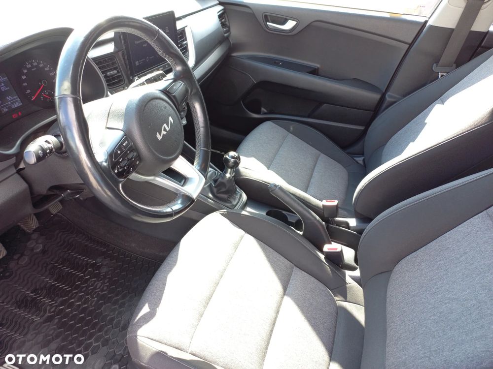 Kia Stonic 1.2 L - 10