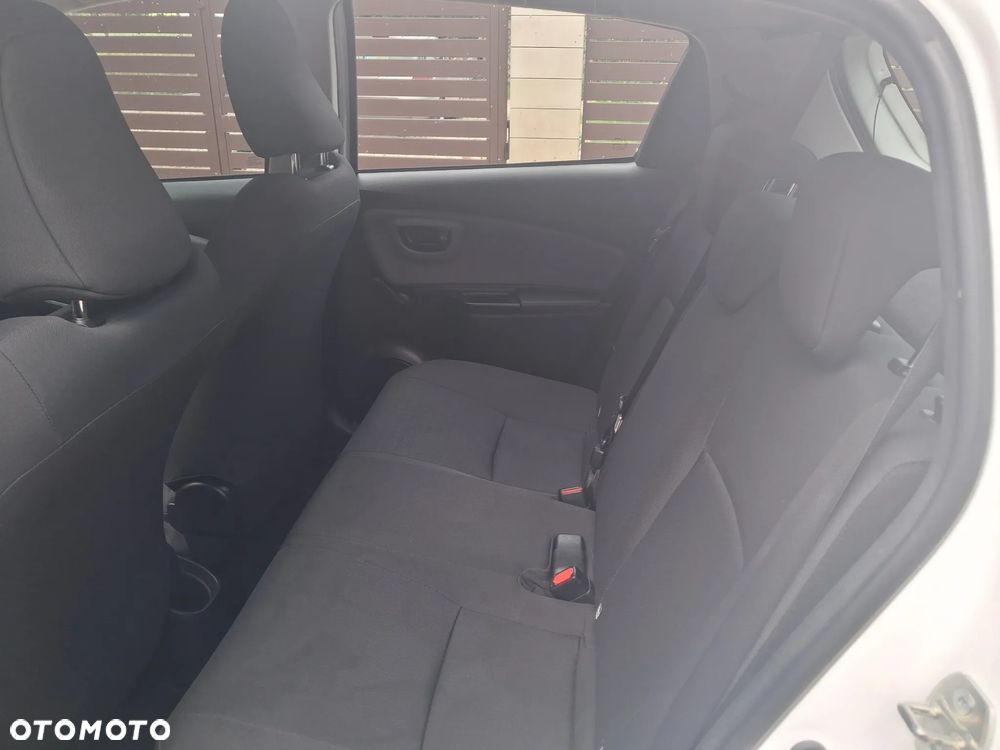 Toyota Yaris Hybrid 100 Active - 14