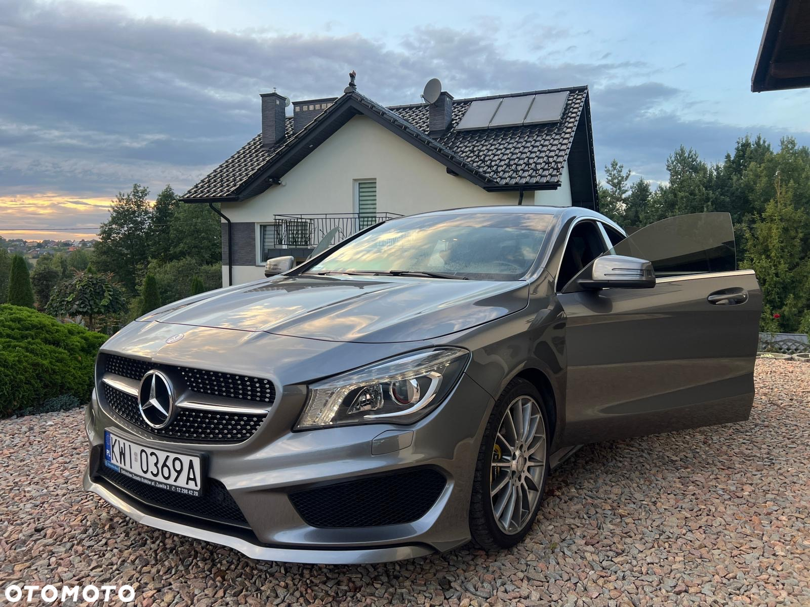 Mercedes-Benz CLA - 12
