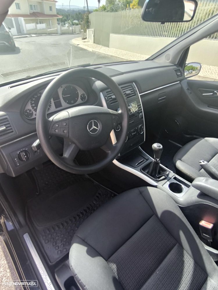 Mercedes-Benz B 180 CDI - 11