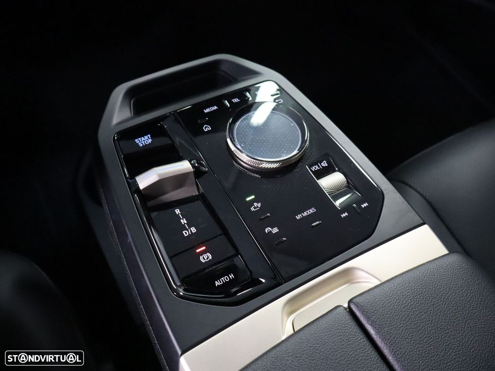BMW iX xDrive 40 - 25