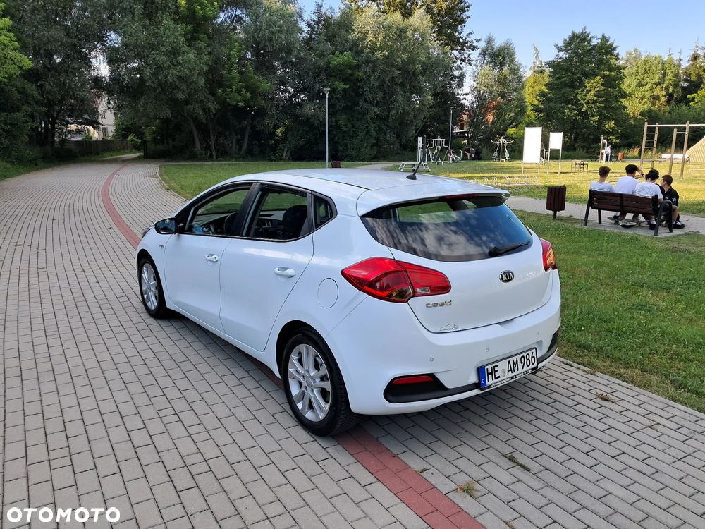 Kia Ceed - 4