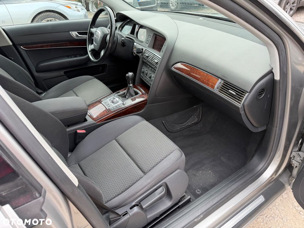 Audi A6 Avant 2.4 - 22