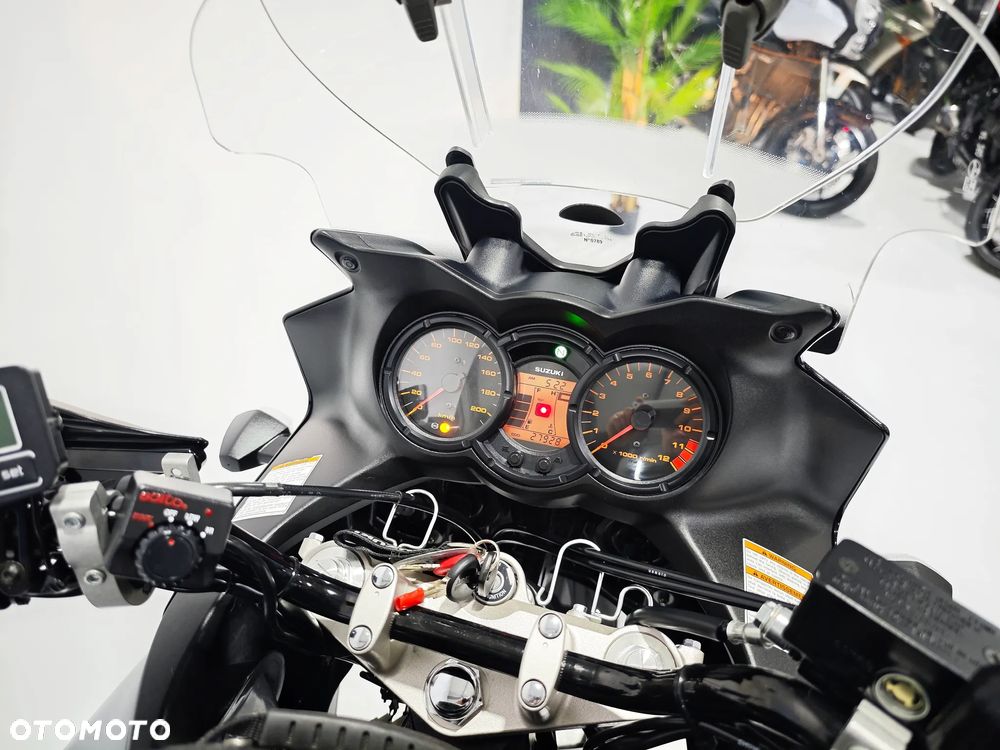 Suzuki V-STROM - 6