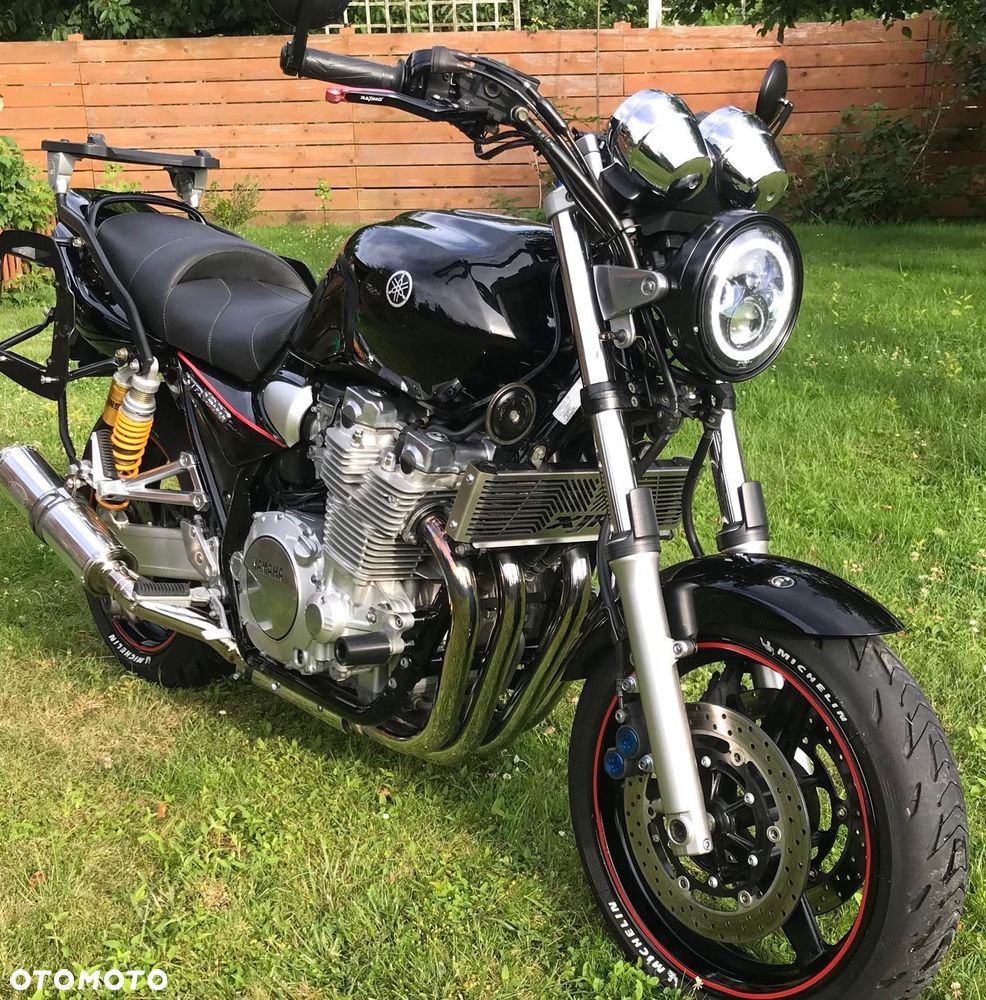 Yamaha XJR - 8