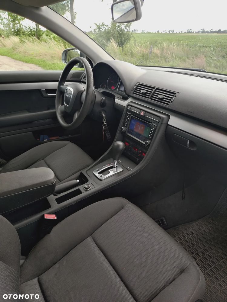 Audi A4 Limousine - 15