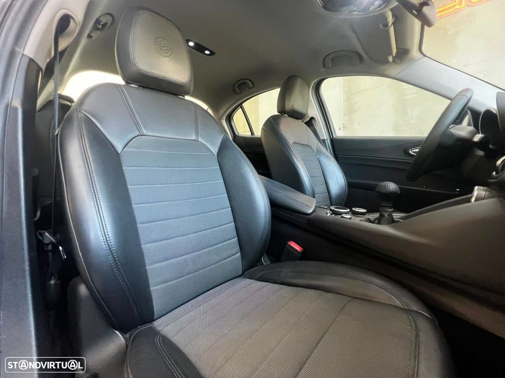 Alfa Romeo Giulia 2.2 D Super - 16