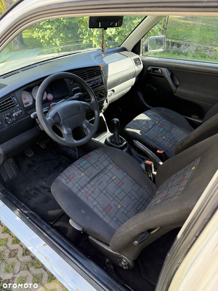 Volkswagen Golf - 5