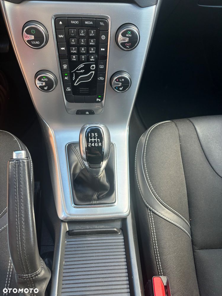 Volvo V40 D2 Drive-E Momentum - 8