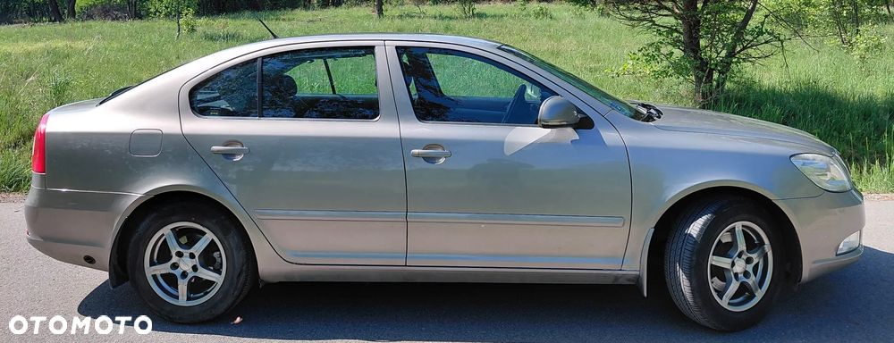 Skoda Octavia 1.6 Ambiente EU5 - 6