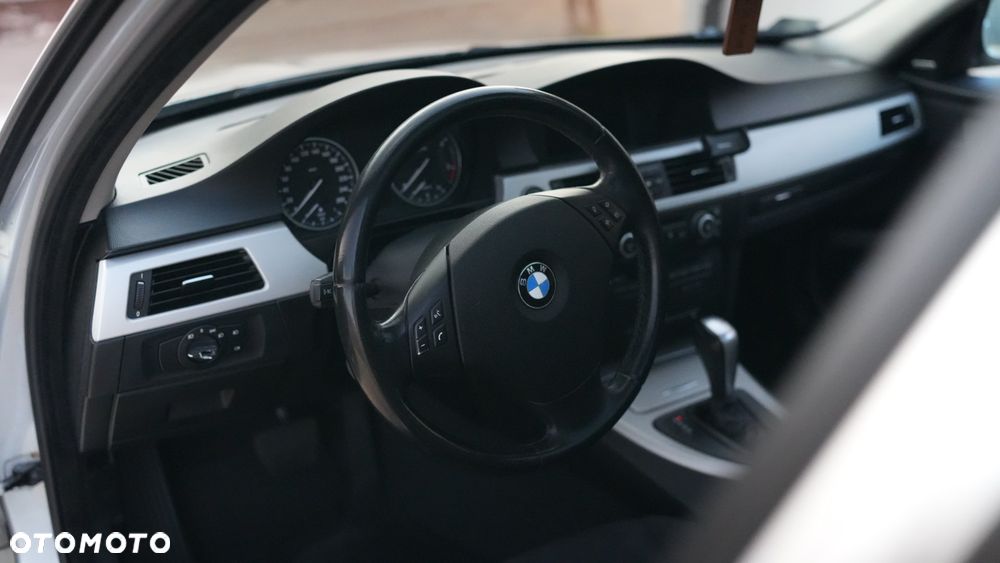 BMW Seria 3 - 25
