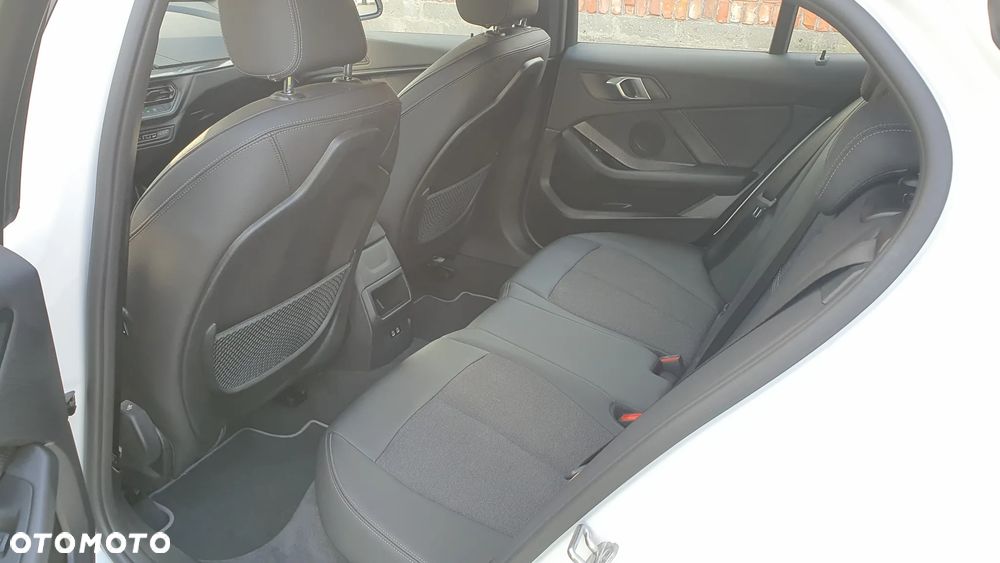 BMW Seria 1 118i Sport Line - 12