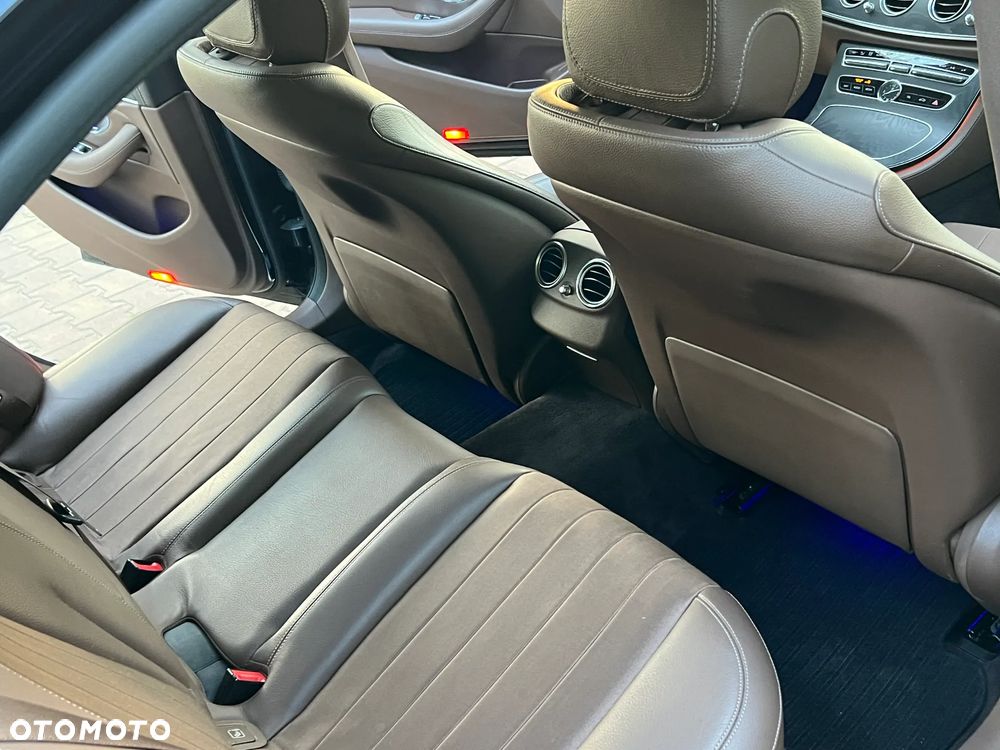 Mercedes-Benz Klasa E 220 d T 9G-TRONIC Exclusive - 15