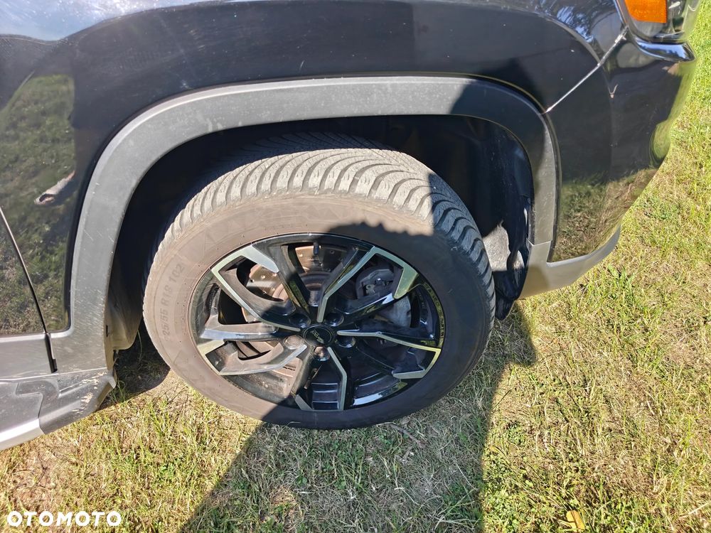 Jeep Cherokee - 18