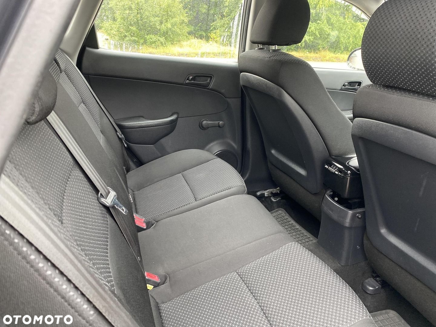 Hyundai i30 1.4 Base + - 12